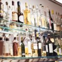 Auswahl verschiedener Spirituosen und Digestifs an der Bar des Restaurant Haberbüni
